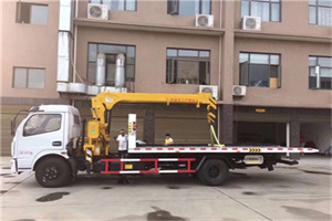 石城附近汽车轮胎更换